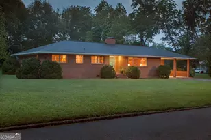 437 Pine St, Madison, GA 30650 - Photo 2