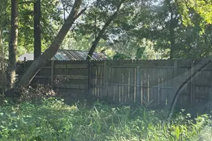 812 E 1st St, Midway, GA 31320 - Photo 20