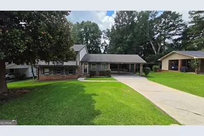 715 Barnesdale Drive, Jonesboro, GA 30236 - Photo 2