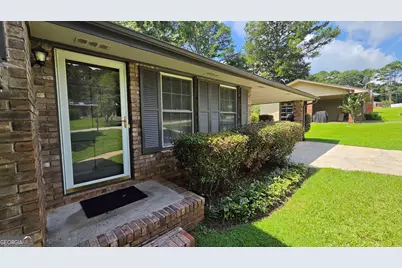715 Barnesdale Drive, Jonesboro, GA 30236 - Photo 8