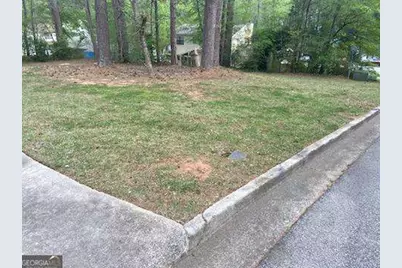 7582 Colonial Court, Jonesboro, GA 30236 - Photo 2