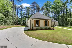 2043 Fischer Rd, Sharpsburg, GA 30277 - Photo 14