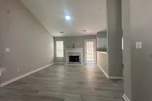 1266 Crestridge Ln, Riverdale, GA 30296 - Photo 4