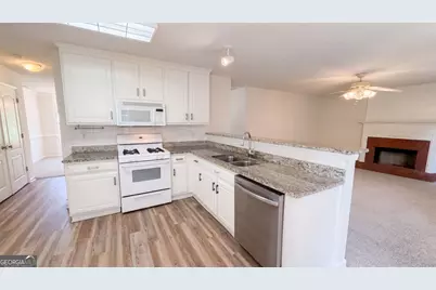 310 Hunters Chase, McDonough, GA 30253 - Photo 2