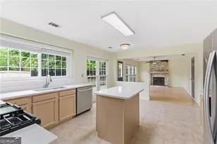 155 Thatching Ln, Alpharetta, GA 30022 - Photo 2