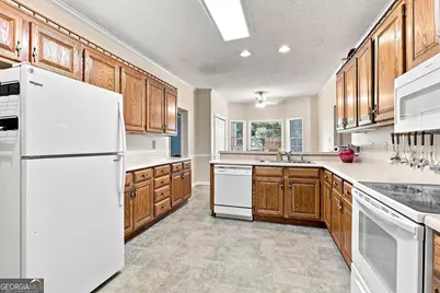 250 Brittany Chase, Fayetteville, GA 30214 - Photo 18