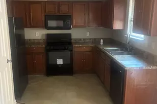 9433 Lakeview Rd, Union City, GA 30291 - Photo 4
