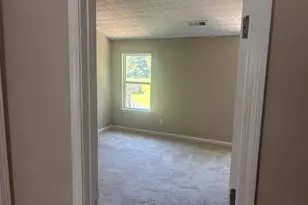 9433 Lakeview Rd, Union City, GA 30291 - Photo 8