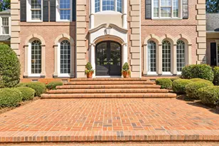 104 Clubview Dr, Lagrange, GA 30240 - Photo 2
