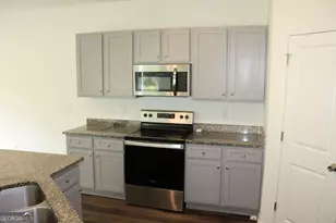 9220 Golfview Cir, Covington, GA 30014 - Photo 6