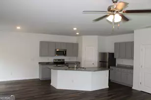 9220 Golfview Cir, Covington, GA 30014 - Photo 4