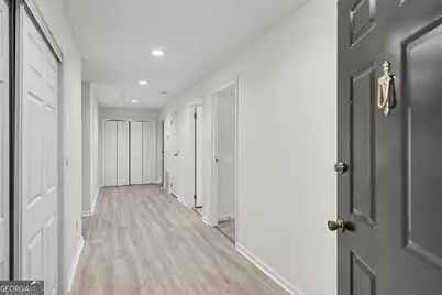 230 Stornoway Drive UNIT #3, Clayton, GA 30525 - Photo 4
