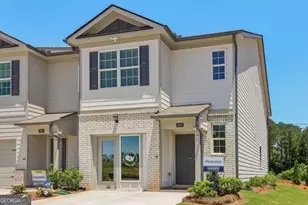518 Woodcreek Circle SW, Atlanta, GA 30331 - Photo 2