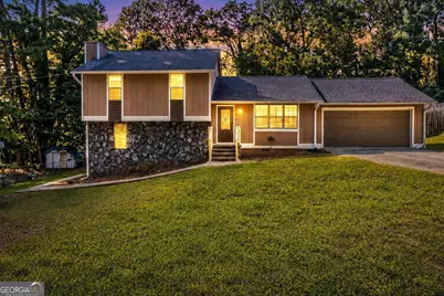 631 Brighton Drive NW, Lawrenceville, GA 30043 - Photo 2