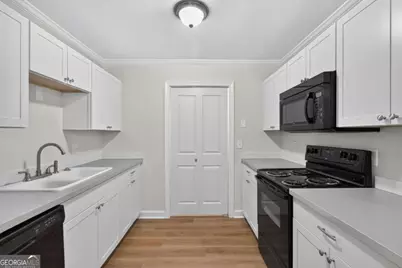 2141 Valley Oaks Drive SE, Smyrna, GA 30080 - Photo 10