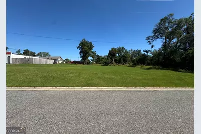 207 S State Street, Lyons, GA 30436 - Photo 2