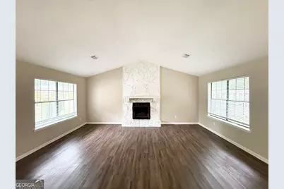 1061 Mainstreet Lake Drive, Stone Mountain, GA 30088 - Photo 6