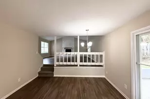1061 Mainstreet Lake Dr, Stone Mountain, GA 30088 - Photo 10