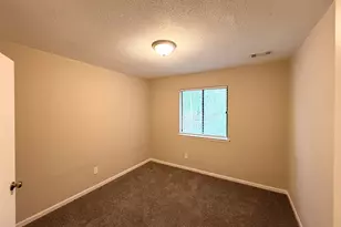 1061 Mainstreet Lake Dr, Stone Mountain, GA 30088 - Photo 14