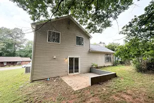 1061 Mainstreet Lake Dr, Stone Mountain, GA 30088 - Photo 24