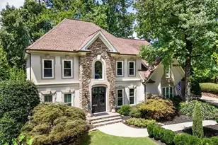 2640 Coachmans Cir, Roswell, GA 30022 - Photo 2