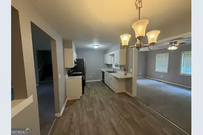 125 S Meadowcliff Circle, Carrollton, GA 30116 - Photo 4