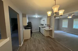 125 S Meadowcliff Cir, Carrollton, GA 30116 - Photo 4