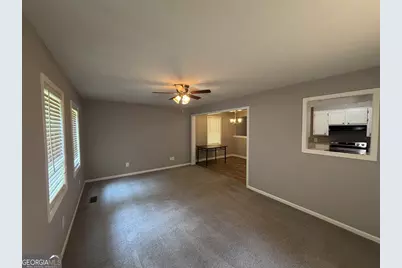 125 S Meadowcliff Circle, Carrollton, GA 30116 - Photo 8