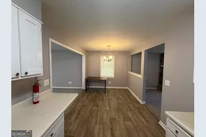 125 S Meadowcliff Circle, Carrollton, GA 30116 - Photo 6