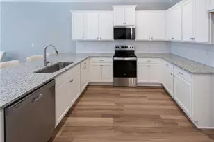 5525 Leyland Dr, Flowery Branch, GA 30542 - Photo 2