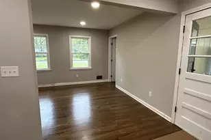 720 Jewel Pl, Lilburn, GA 30047 - Photo 4