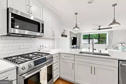 2965 Pharr Court South NW #UNIT 416, Atlanta, GA 30305 - Photo 6