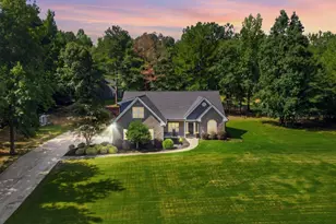 2305 Hawthorne Trce, Monroe, GA 30655 - Photo 2