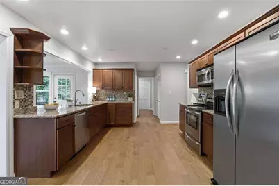 7140 Duncourtney Drive, Sandy Springs, GA 30328 - Photo 8