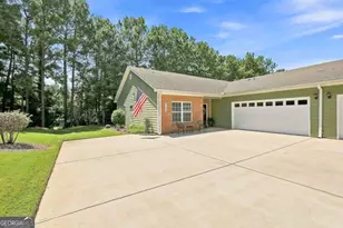 2102 Commonwealth Cir, Newnan, GA 30263 - Photo 2