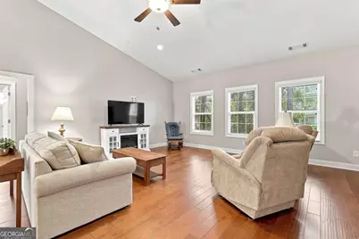 2102 Commonwealth Circle, Newnan, GA 30263 - Photo 12