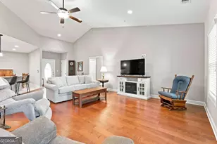 2102 Commonwealth Cir, Newnan, GA 30263 - Photo 14