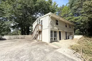 2837 Redwine Rd, East Point, GA 30344 - Photo 16
