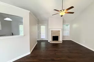 5753 3 Lakes Dr, Atlanta, GA 30349 - Photo 4