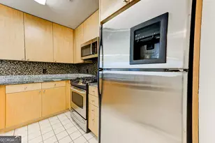 3338 Peachtree Rd NE, Atlanta, GA 30326 - Photo 20