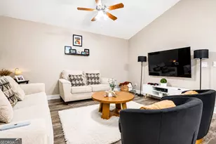 209 Roslyn Ct, Dalton, GA 30721 - Photo 2