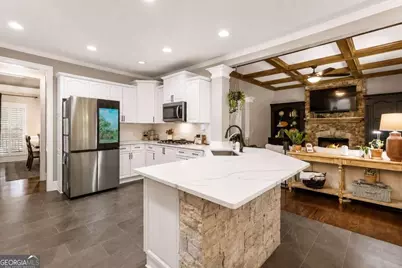 914 Meadow Club Court, Suwanee, GA 30024 - Photo 4
