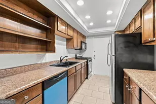 6851 Roswell Rd, Sandy Springs, GA 30328 - Photo 10