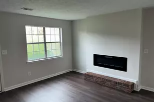 1731 Hunting Creek Dr SE, Conyers, GA 30013 - Photo 2