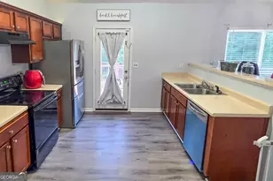 1016 Hamilton Dr, Locust Grove, GA 30248 - Photo 10