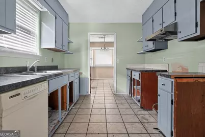552 Autumn Drive, Riverdale, GA 30274 - Photo 8