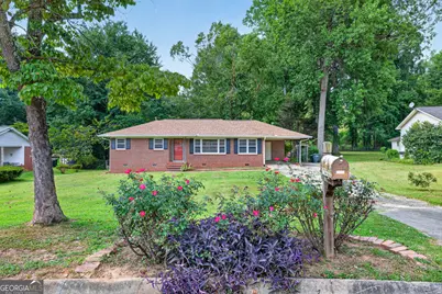 1305 Greenview Drive, Griffin, GA 30224 - Photo 2