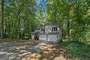 137 Farmington Dr, Woodstock, GA 30188 - Photo 2