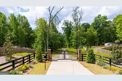 352 Mulberry Road, Winder, GA 30680 - Photo 2