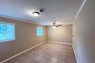 2946 Carriage Ln, Atlanta, GA 30349 - Photo 8